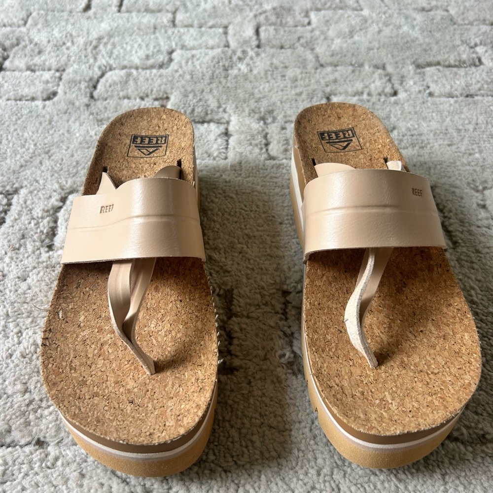 Reef Women's Tan Sandals